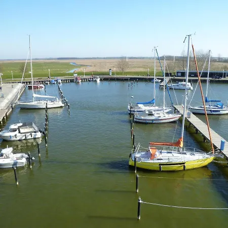 Ferienwohnung Yachthafenidyll - direkte Wasserlage am Hafen Karlshagen Exterior foto