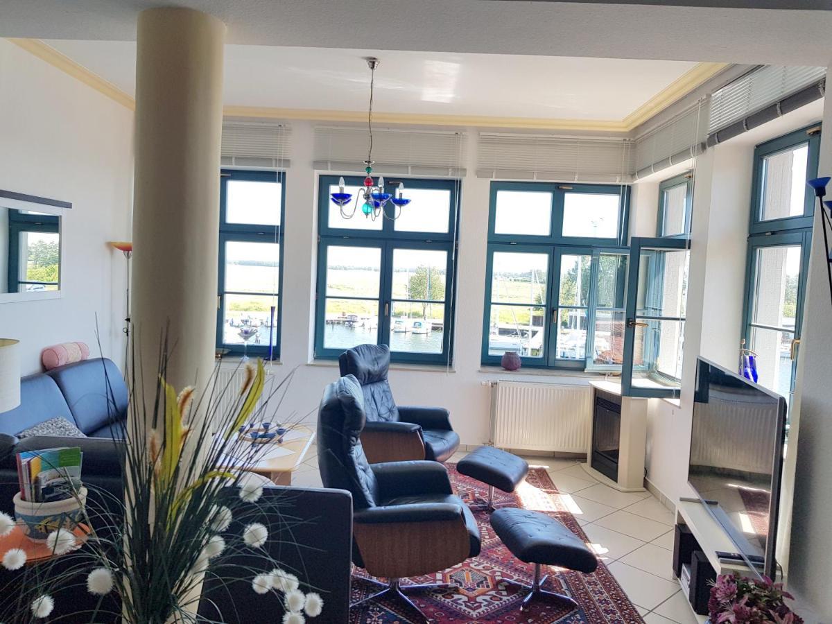 Apartment Ferienwohnung Yachthafenidyll - Direkte Wasserlage Am Hafen