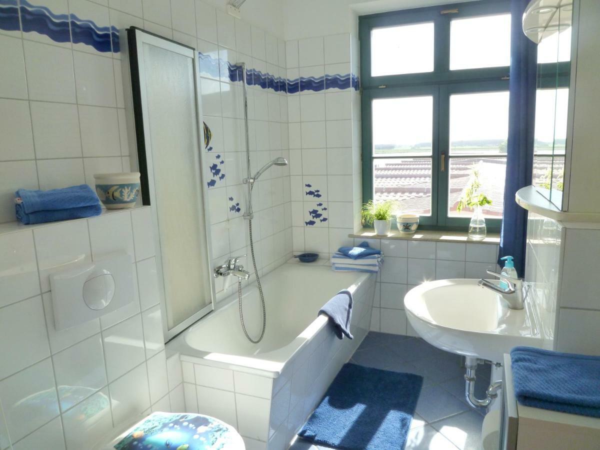 Ferienwohnung Yachthafenidyll - Direkte Wasserlage Am Hafen *