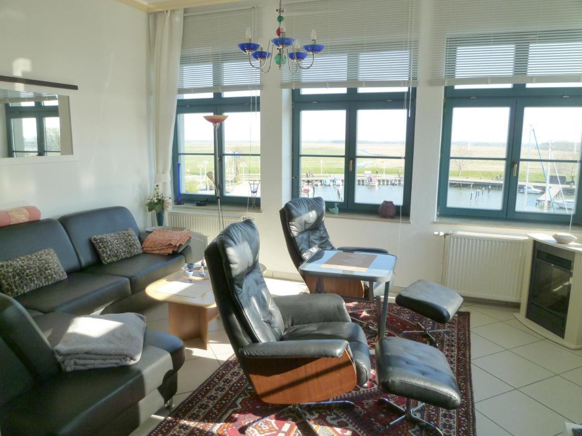 Ferienwohnung Yachthafenidyll - Direkte Wasserlage Am Hafen Apartment *